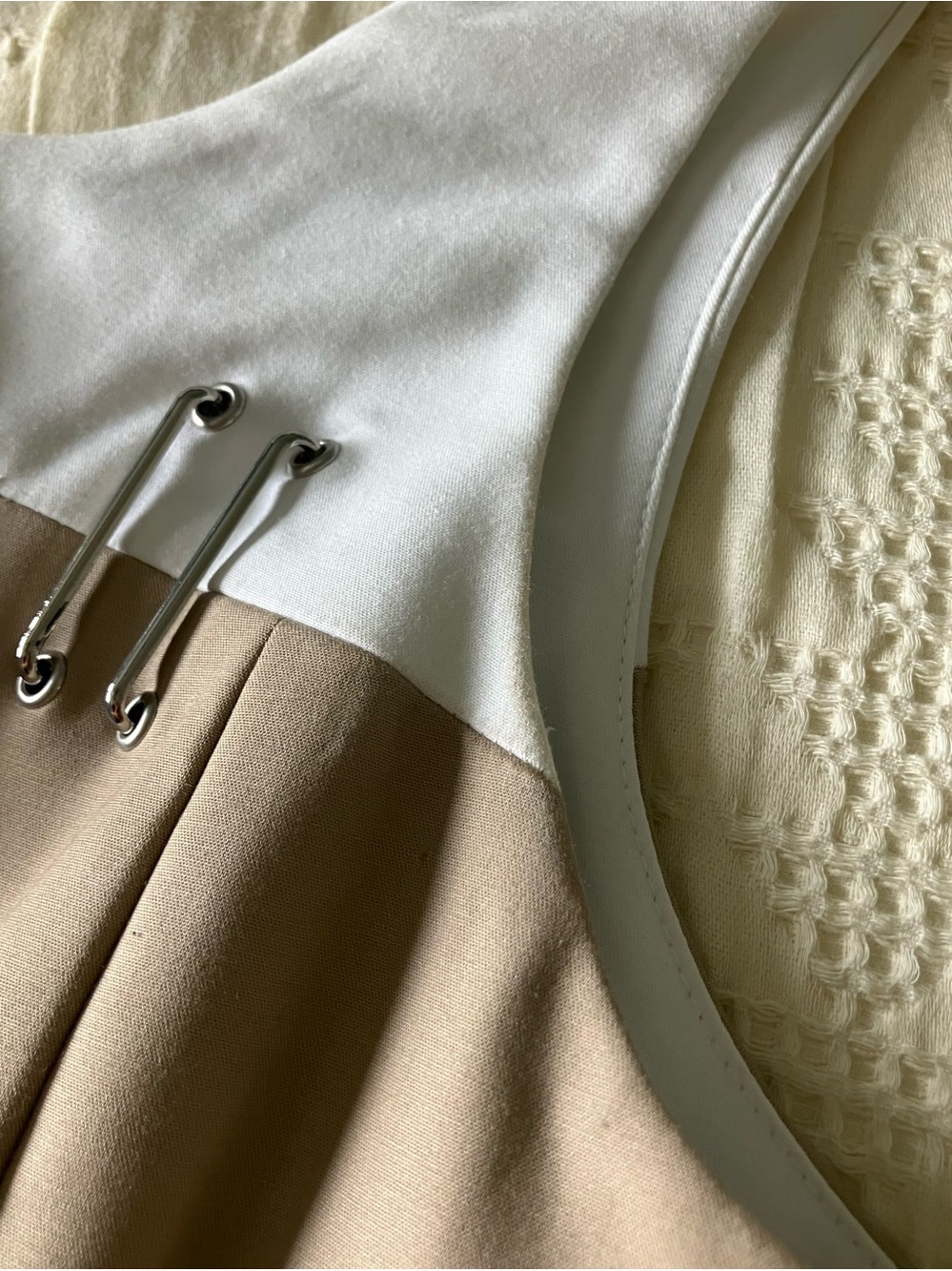MICHAEL KORS White and Tan Sheath Dress Size 8 - Picture 7 of 11